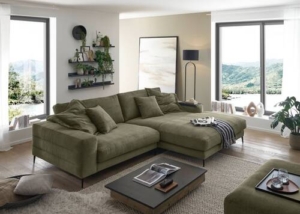 Modernes Schlafzimmerdesign – stilvoll und gemütlich Helles Schlafzimmer mit Doppelbett, Kleiderschrank und dekorativen Elementen