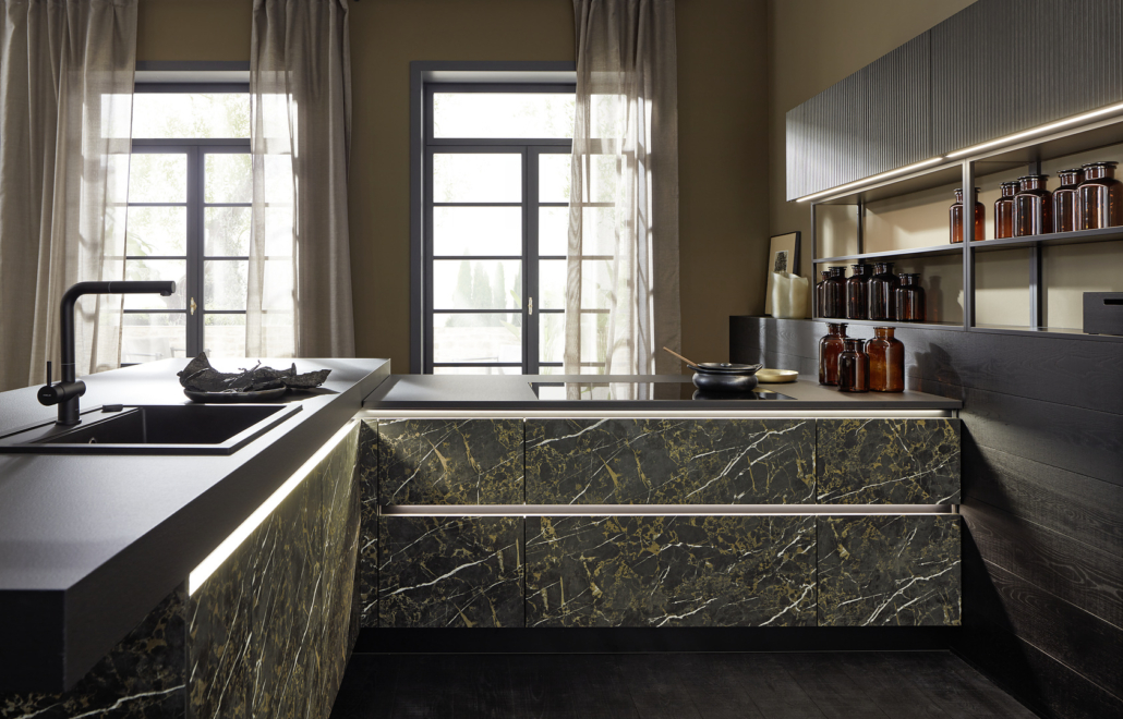 neo MARBLE - Marmor Schwarz / neo LODGE - Eiche geschwärzt